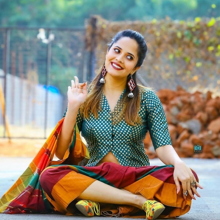 Anasuya Photoshoot - 5 / 10 photos