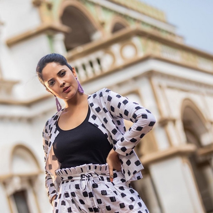 Anasuya Photoshot - 5 / 7 photos