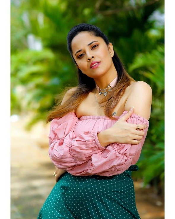 Anasuya Stills - 1 / 5 photos