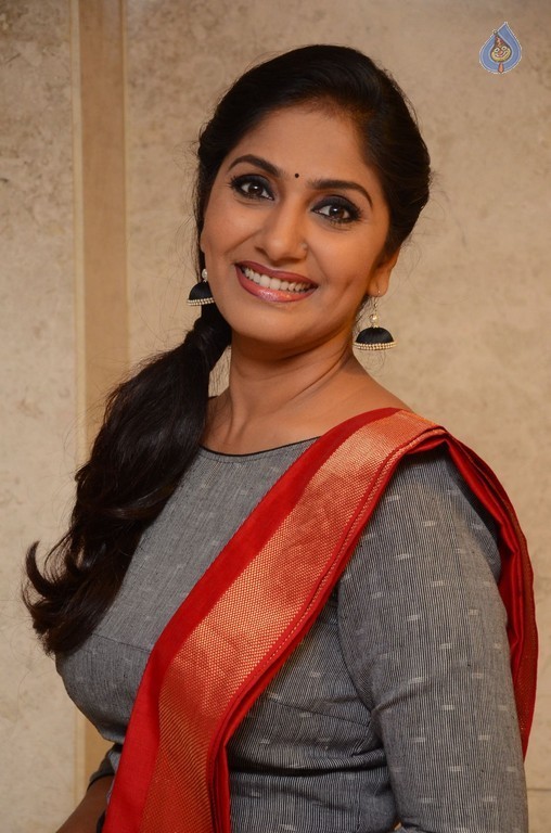 Anchor Jhansi New Photos - 29 / 34 photos