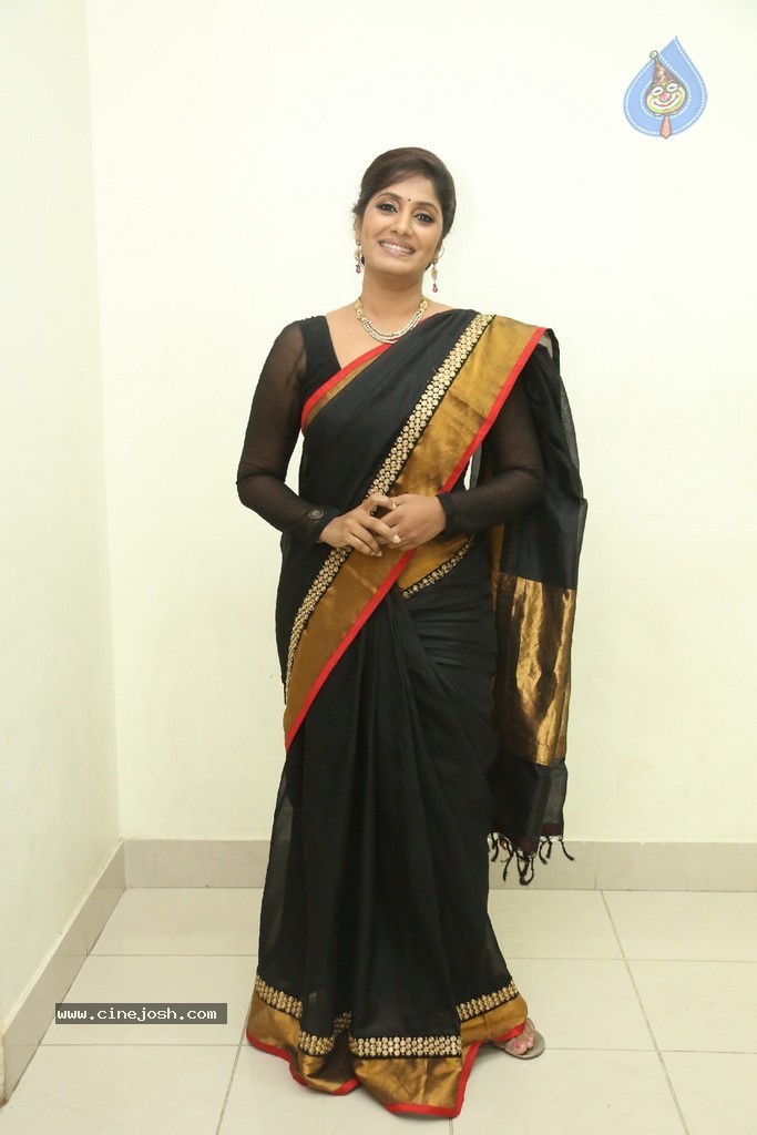 Anchor Jhansi New Stills - 47 / 74 photos
