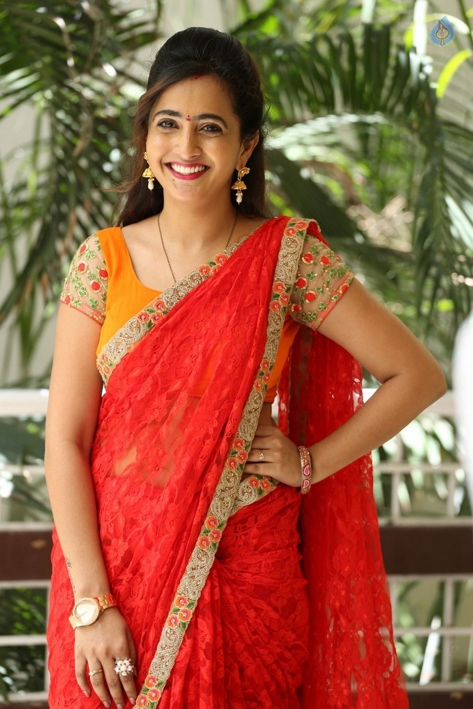 Anchor Lasya Latest Gallery - 22 / 42 photos