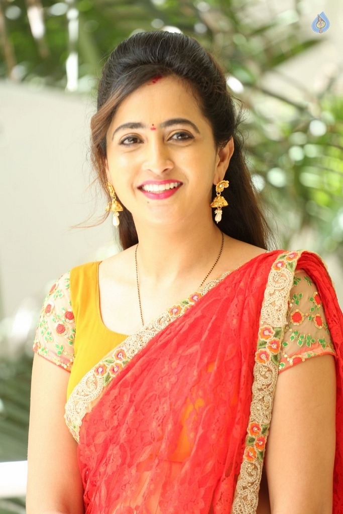 Anchor Lasya Latest Gallery - 40 / 42 photos