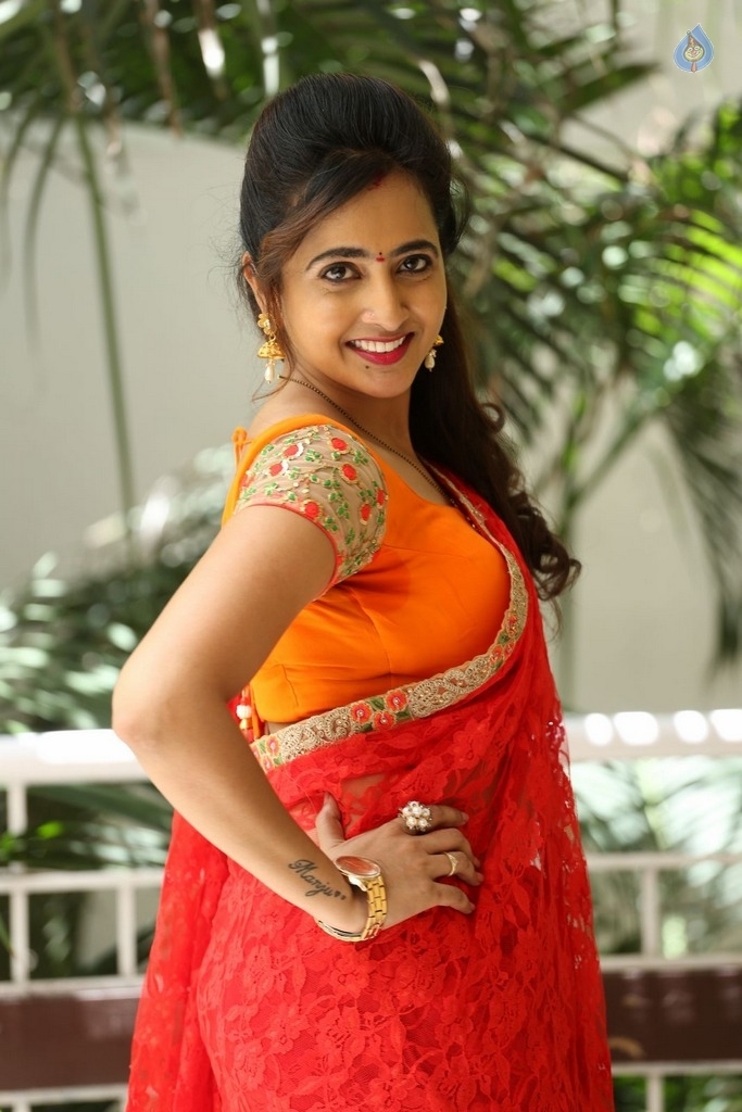 Anchor Lasya Latest Gallery - 41 / 42 photos
