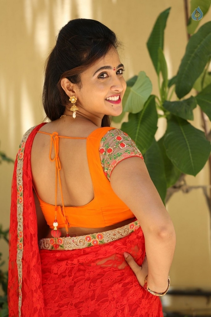 Anchor Lasya Latest Gallery - 42 / 42 photos