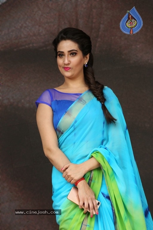 Anchor Manjusha At Nagarjuna RGV Movie Opening - 4 / 9 photos