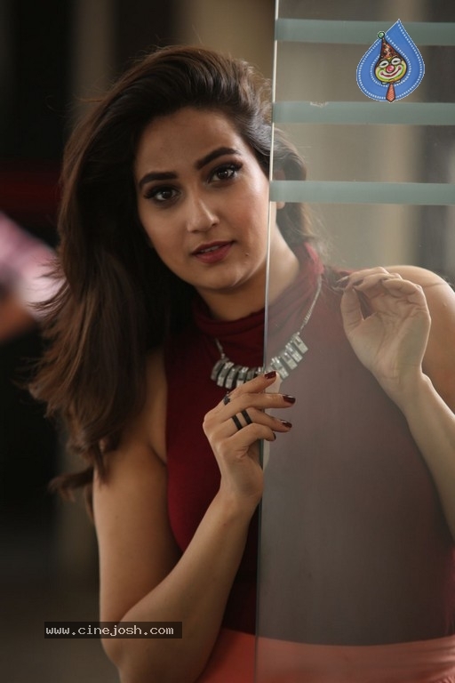 Anchor Manjusha Latest Images - 8 / 21 photos