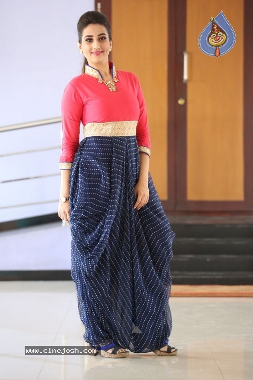 Anchor Manjusha Latest Photoshoot - 26 / 35 photos