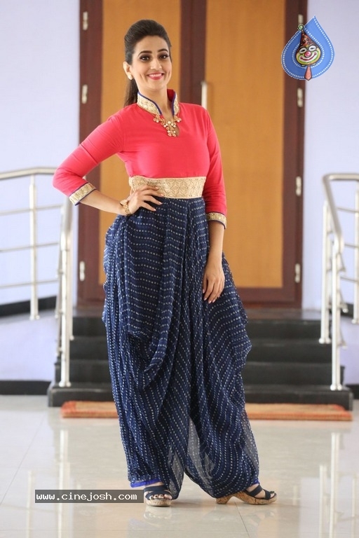 Anchor Manjusha Latest Photoshoot - 29 / 35 photos
