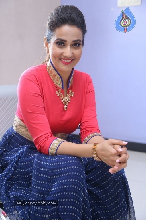 Anchor Manjusha Latest Photoshoot - 35 / 35 photos