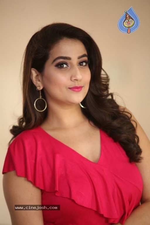 Anchor Manjusha Latest Pictures - 12 / 20 photos