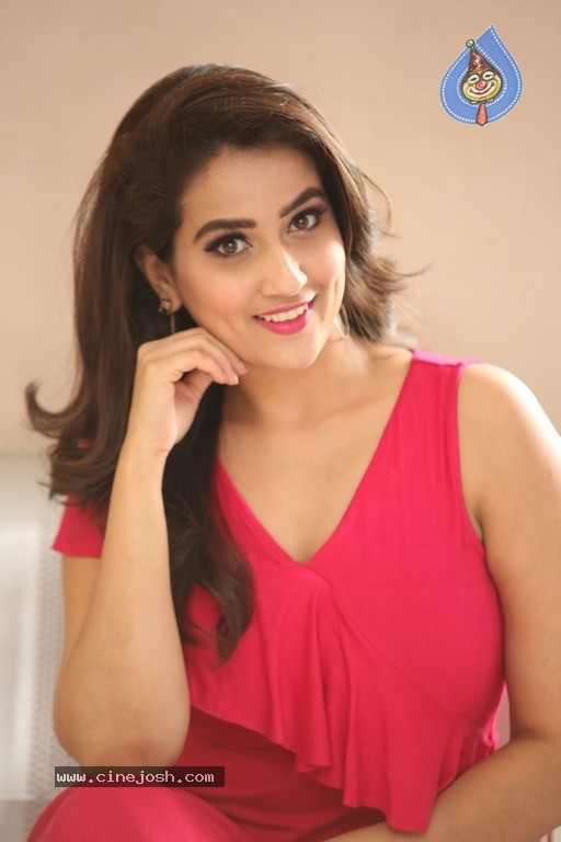 Anchor Manjusha Latest Pictures - 13 / 20 photos