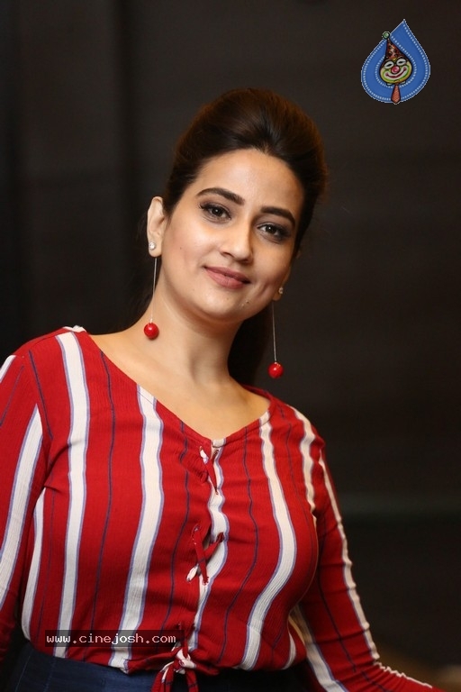 Anchor Manjusha Photos - 2 / 21 photos
