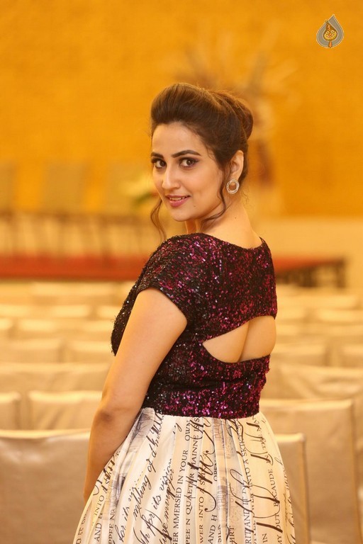 Anchor Manjusha Photos - 18 / 40 photos