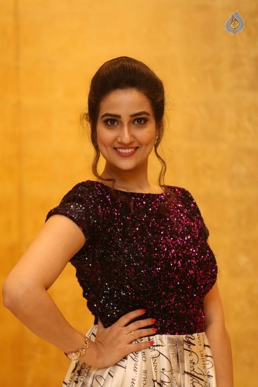 Anchor Manjusha Photos - 23 / 40 photos