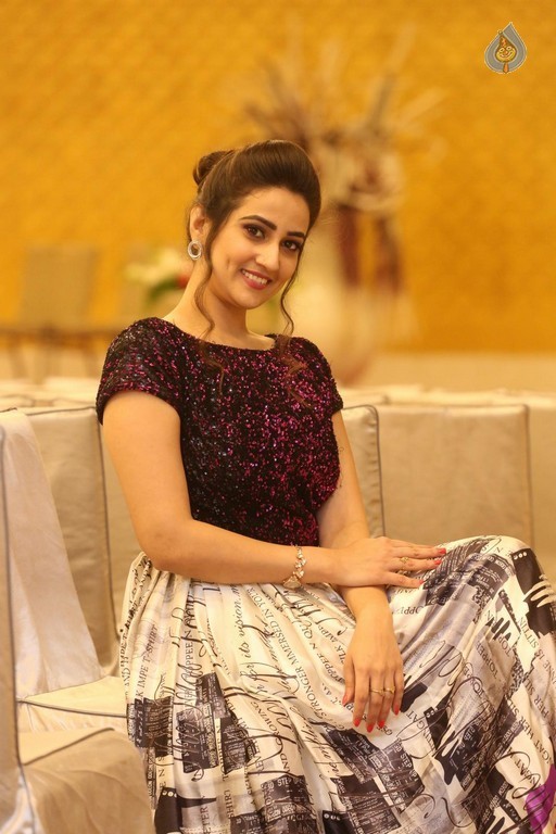 Anchor Manjusha Photos - 30 / 40 photos