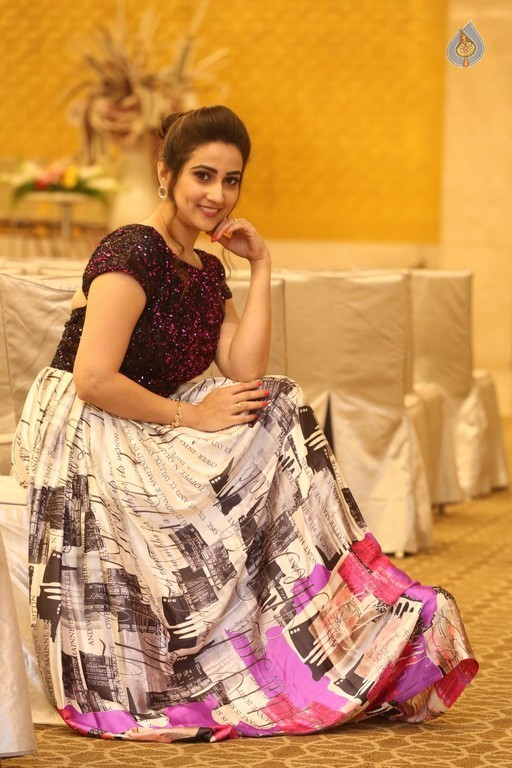 Anchor Manjusha Photos - 32 / 40 photos