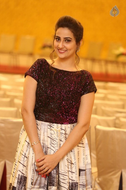 Anchor Manjusha Photos - 39 / 40 photos