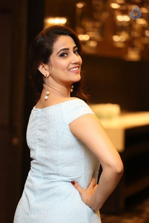 Anchor Manjusha Pics - 11 / 53 photos