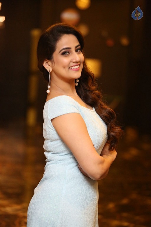 Anchor Manjusha Pics - 21 / 53 photos