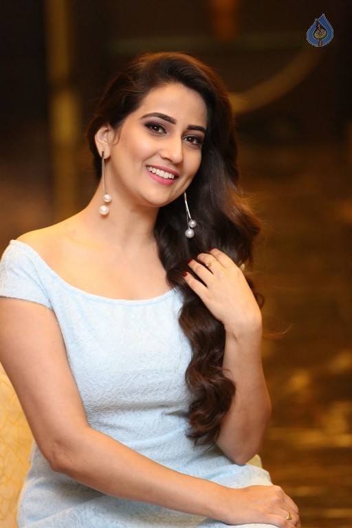 Anchor Manjusha Pics - 52 / 53 photos