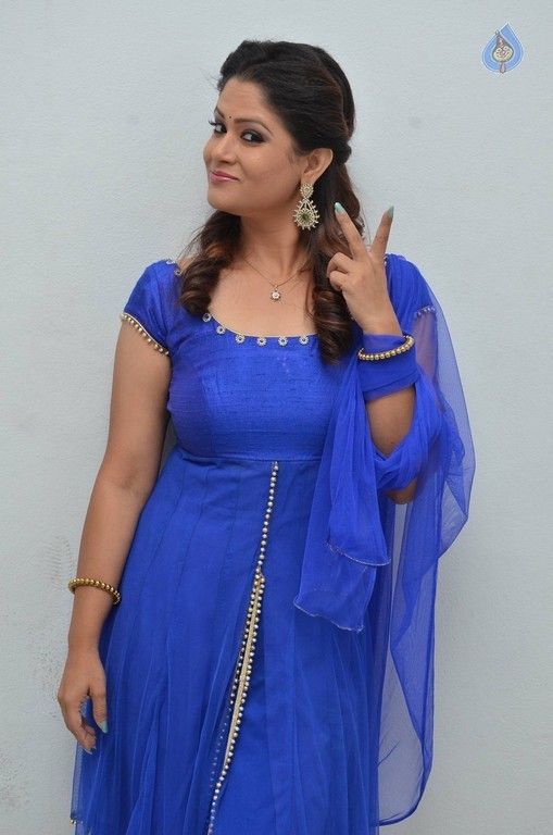 Anchor Shilpa Chakravarthy Photos - 36 / 42 photos