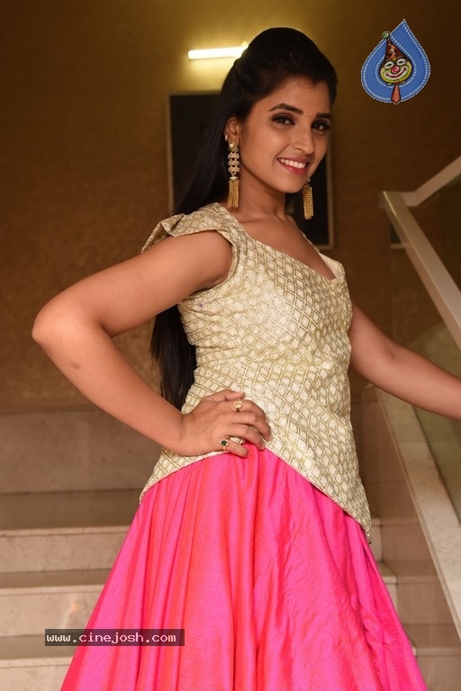 Anchor Shyamala New Gallery - 14 / 30 photos