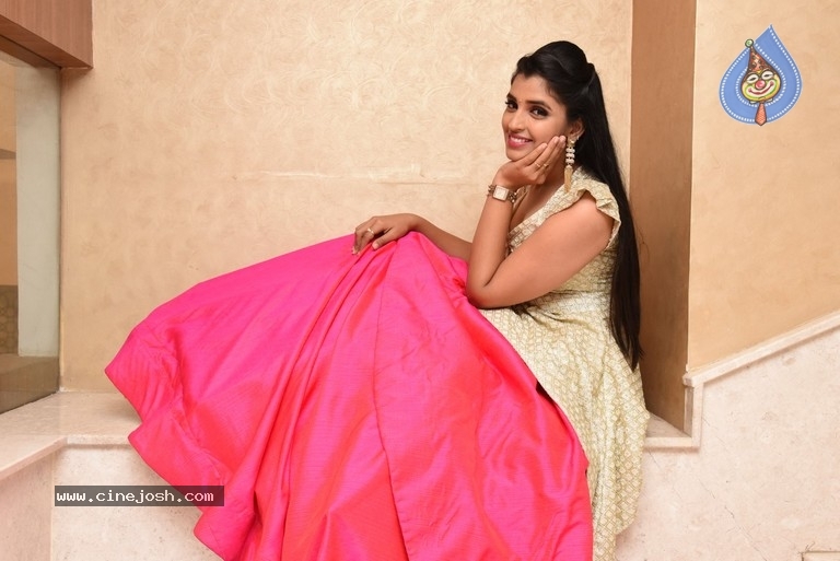 Anchor Shyamala New Gallery - 27 / 30 photos
