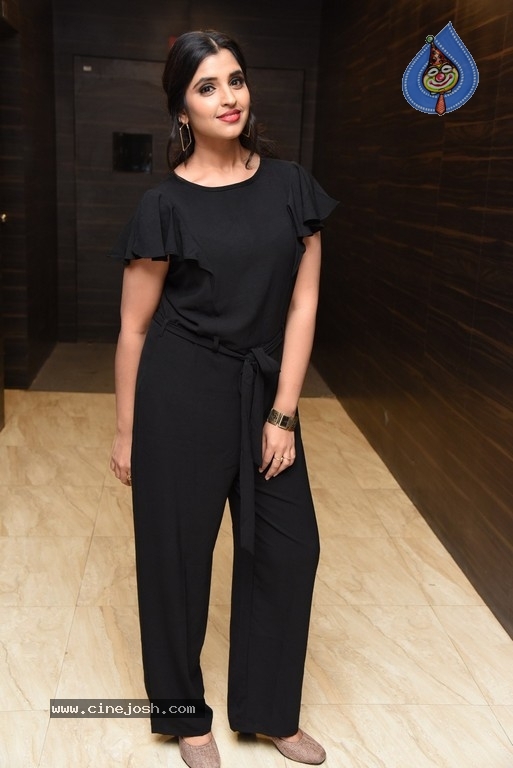Anchor Shyamala Photos - 6 / 21 photos