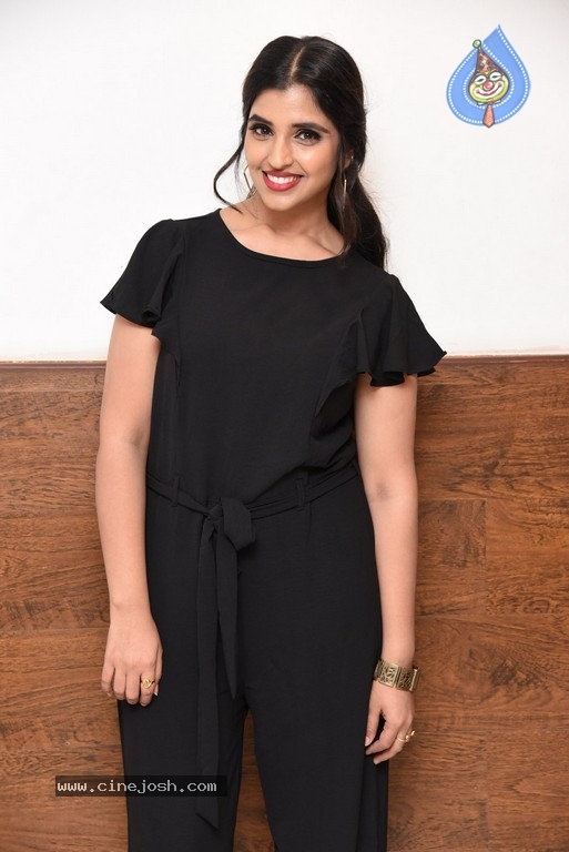 Anchor Shyamala Photos - 17 / 21 photos