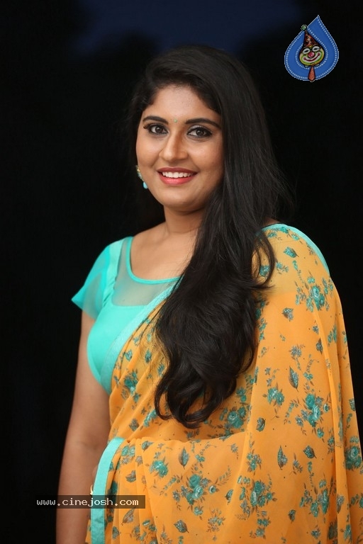 Anchor Sonia Chowdary Pics - 3 / 15 photos