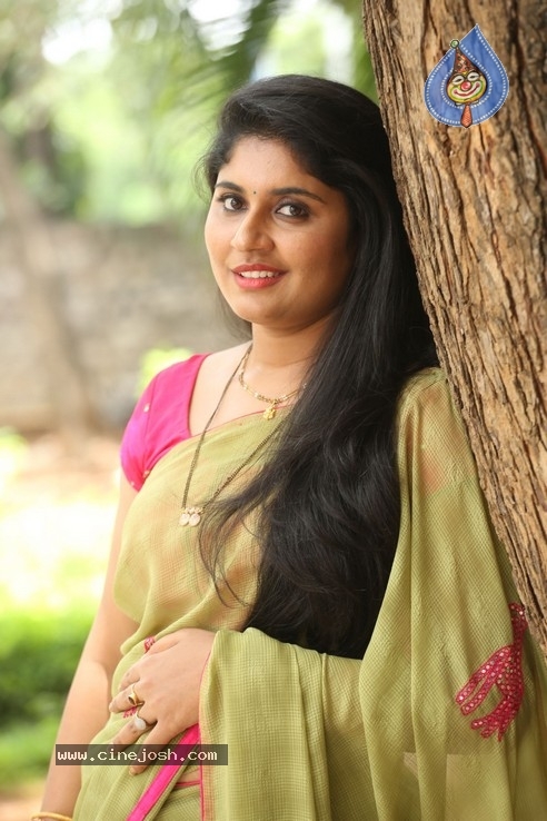 Anchor Sonia Chowdary Pics - 9 / 16 photos