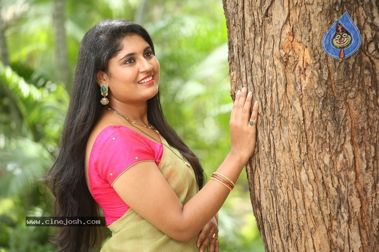 Anchor Sonia Chowdary Pics - 16 / 16 photos