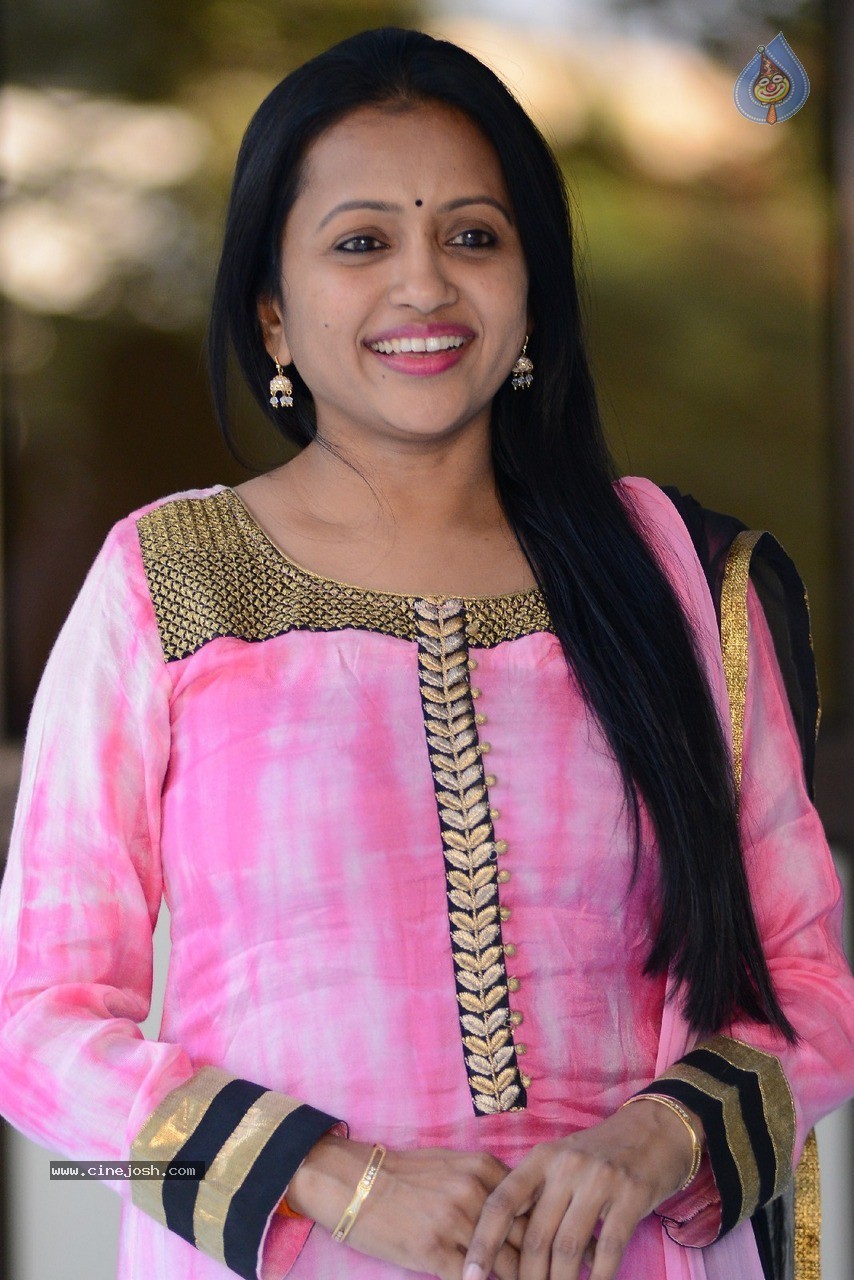 Anchor Suma New Photos - 5 / 30 photos