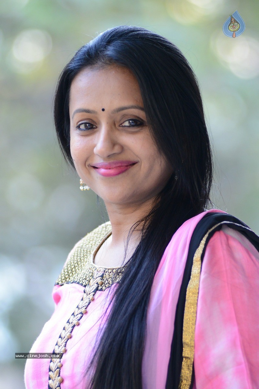 Anchor Suma New Photos - 7 / 30 photos