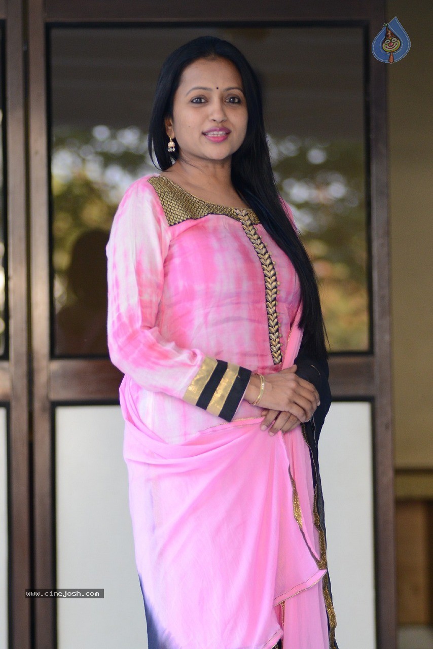 Anchor Suma New Photos - 30 / 30 photos