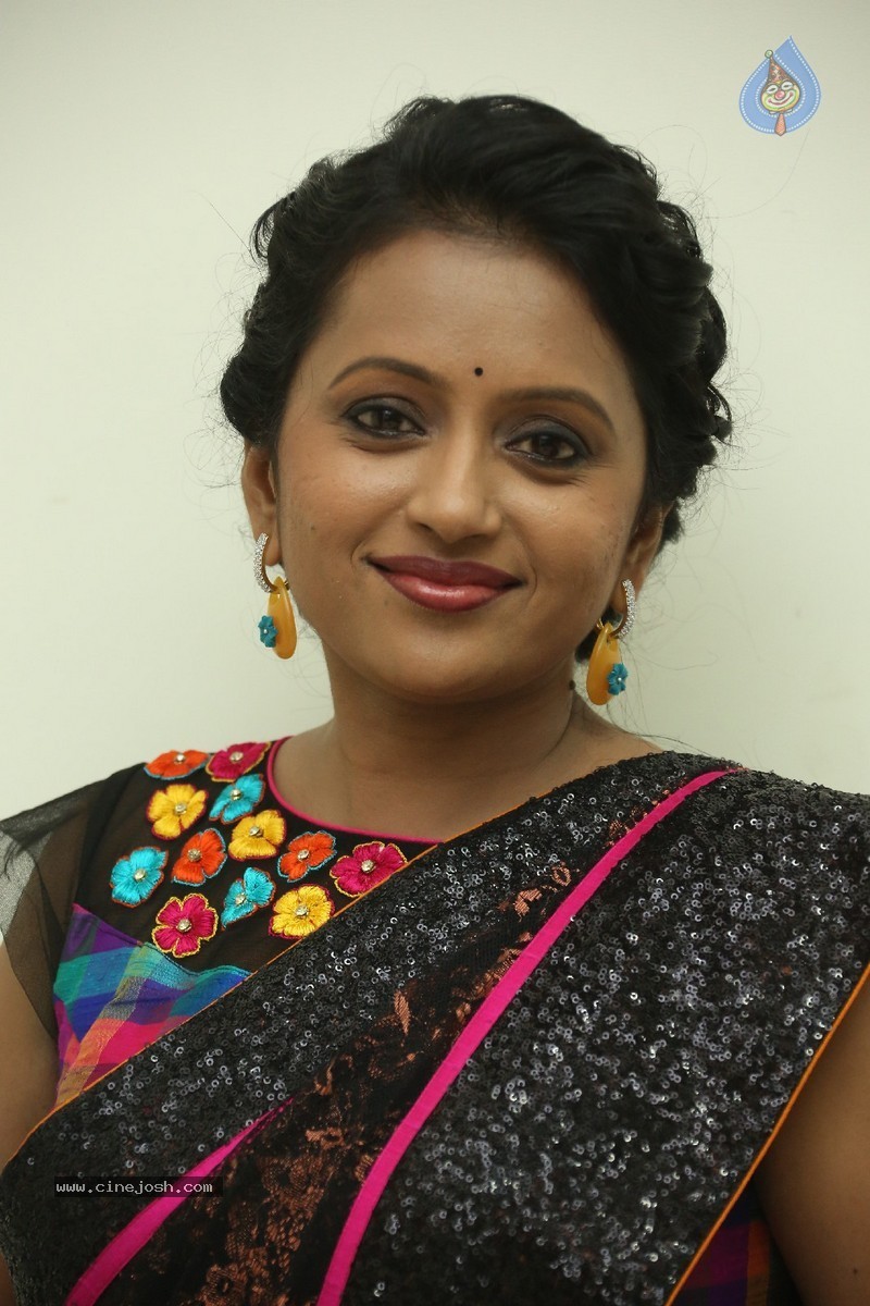 Anchor Suma Stills - 11 / 31 photos