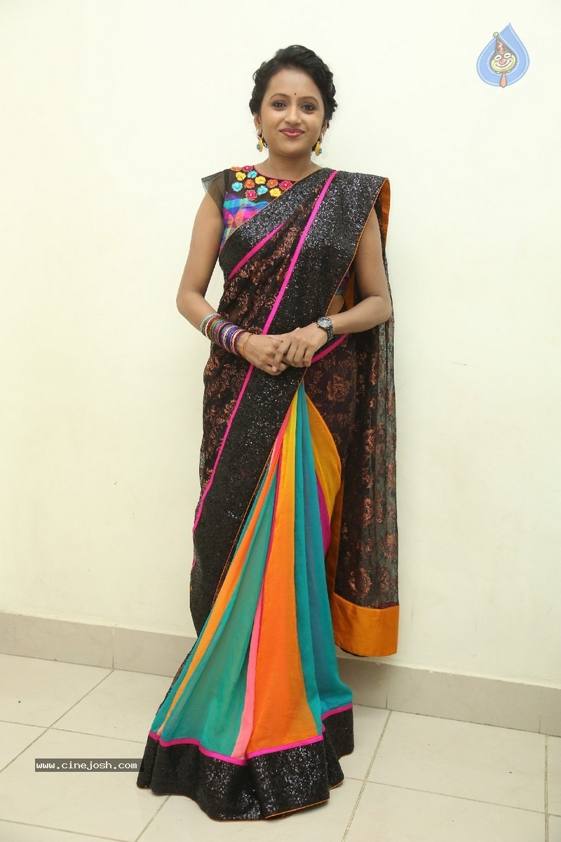 Anchor Suma Stills - 27 / 31 photos