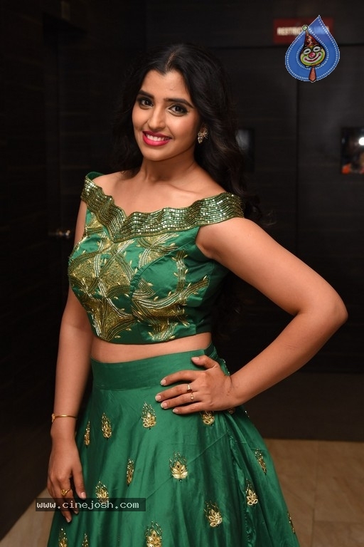 Anchor Syamala Photos - 9 / 10 photos