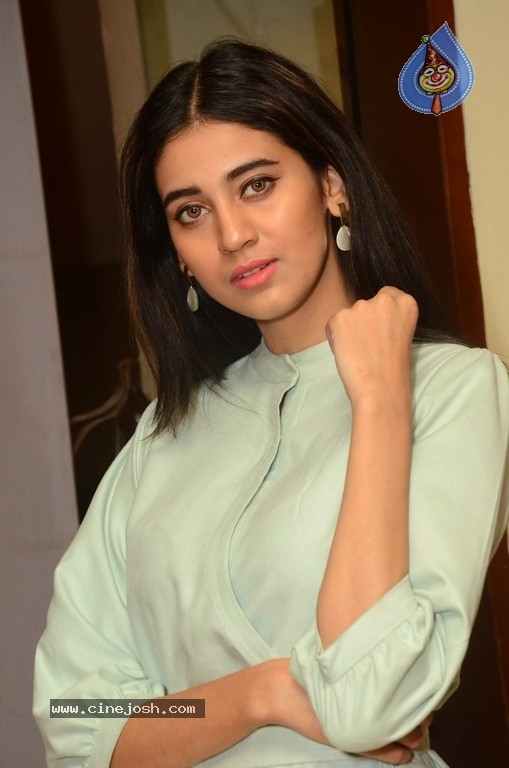 Andleeb Zaidi Stills - 21 / 36 photos