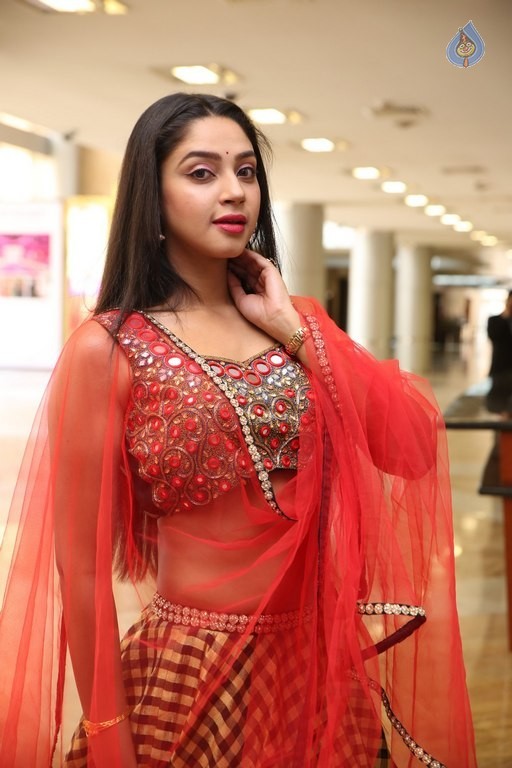 Angana Roy New Pics - 16 / 33 photos