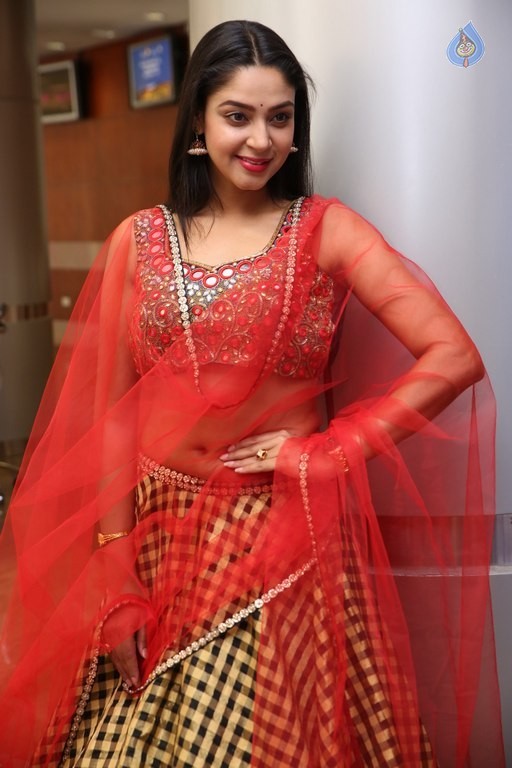 Angana Roy New Pics - 20 / 33 photos