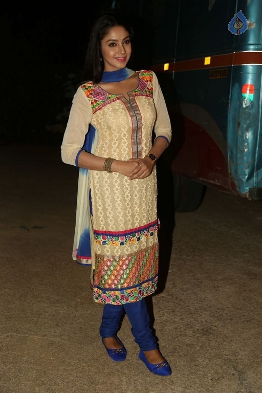 Angana Roy New Pics - 6 / 40 photos