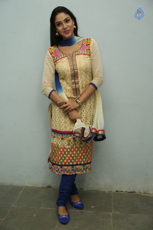Angana Roy New Pics - 23 / 40 photos