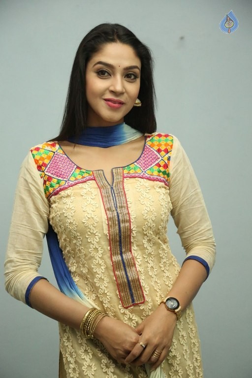 Angana Roy New Pics - 24 / 40 photos