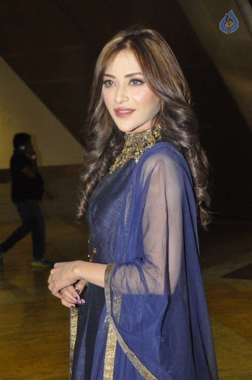 Angela Krislinzki New Stills - 19 / 21 photos