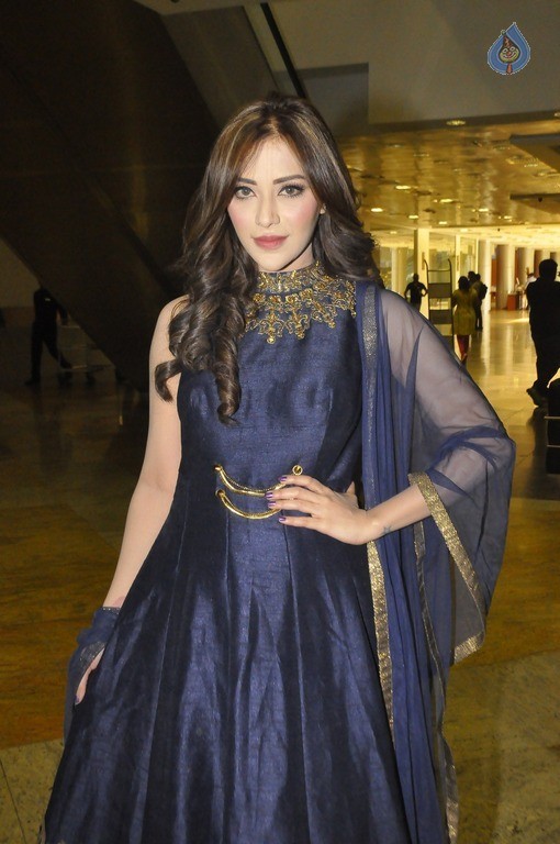 Angela Krislinzki New Stills - 21 / 21 photos