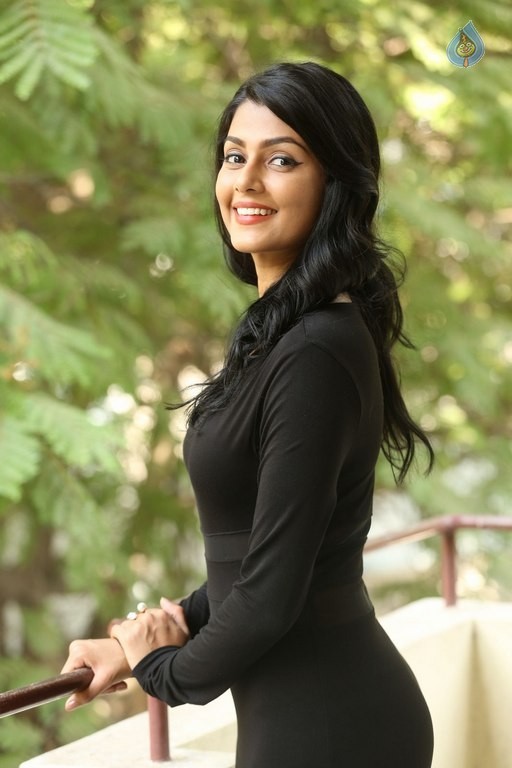 Anisha Ambrose New Photos - 9 / 40 photos