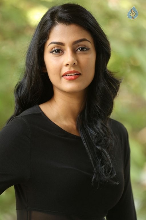 Anisha Ambrose New Photos - 21 / 40 photos