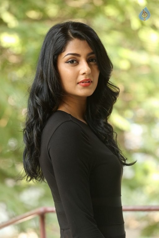 Anisha Ambrose New Photos - 25 / 40 photos